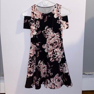 NWOT Girls Cold Shoulder Floral Dress Size Small